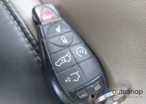 2008 Jeep Commander Overland из США, поврежденный, VIN 1J8HH68258C111540